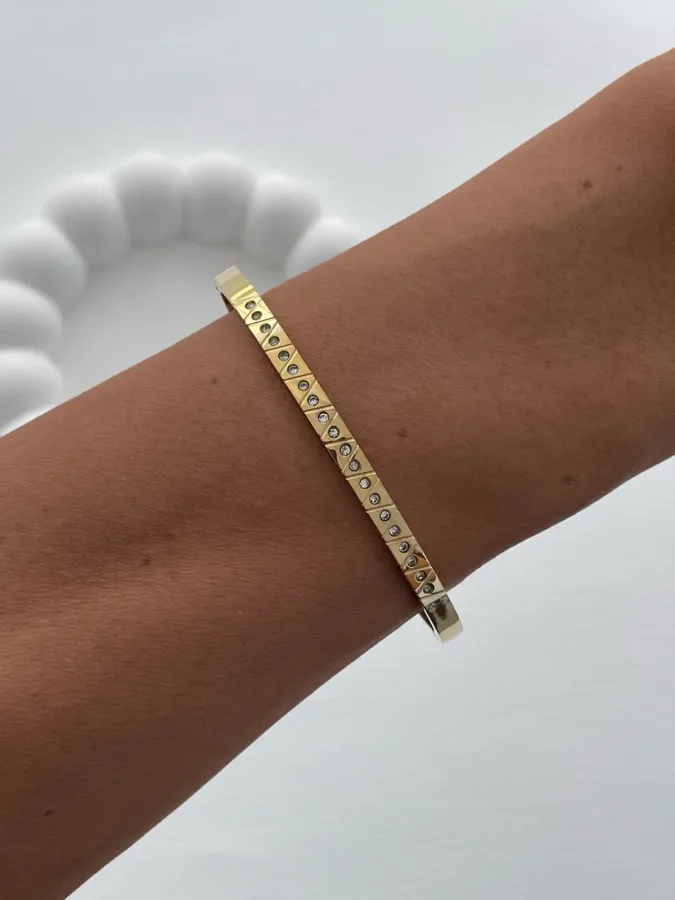 Çelik Geometrik Desen Zirkon Taşlı Gold Kelepçe Bileklik