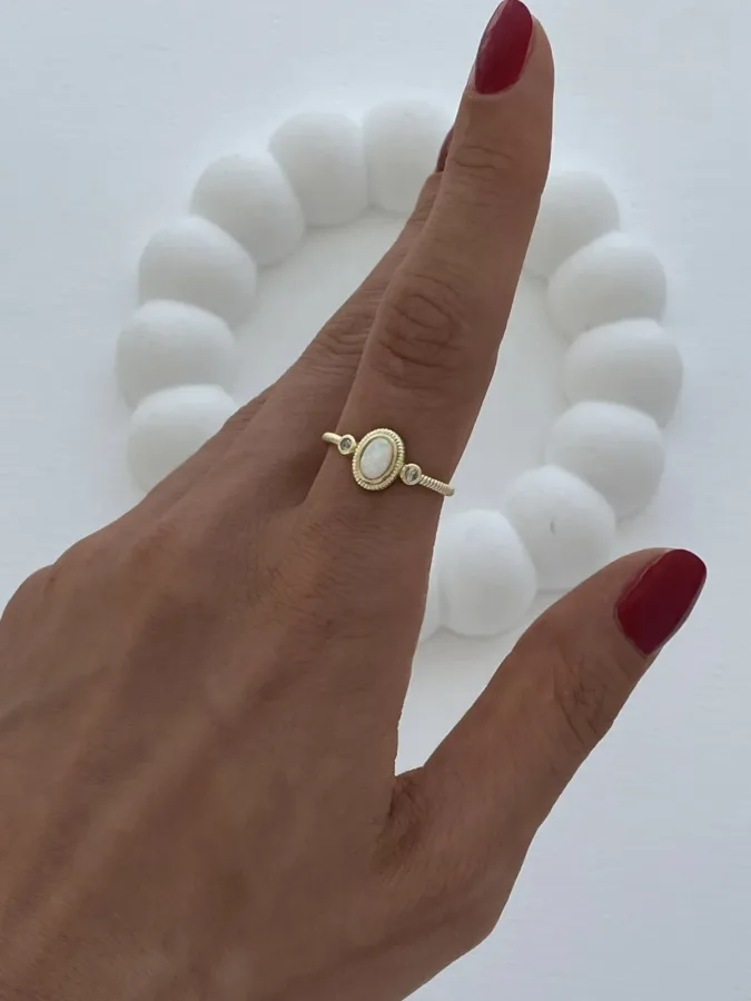 Özel Seri Beyaz Opal Taş Gold Ayarlanabilir Yüzük