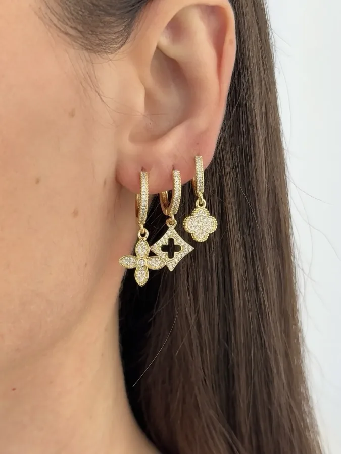Özel Seri Zirkon Taşlı Yonca Model Sallantılı Gold Üçlü Küpe Seti